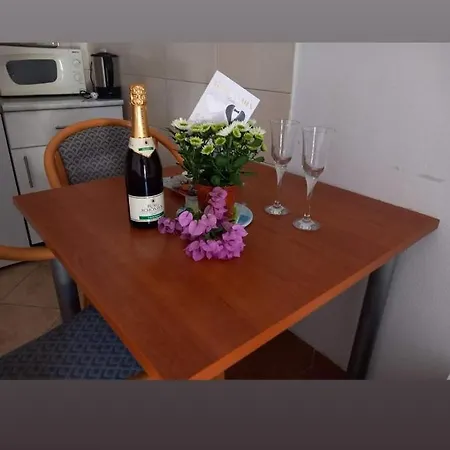 アパート Tonina ザトン