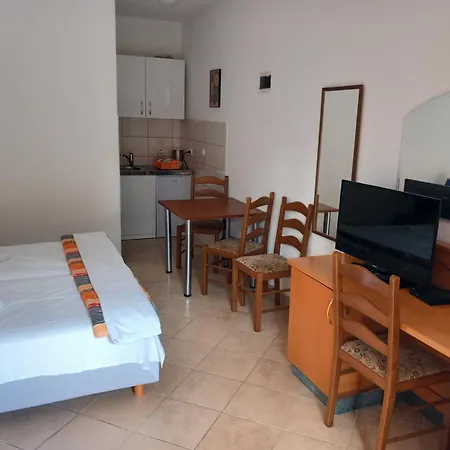 アパート Tonina ザトン