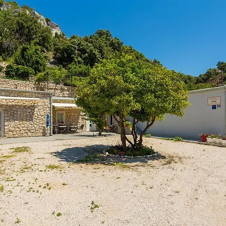 Apartment Studios Tonina