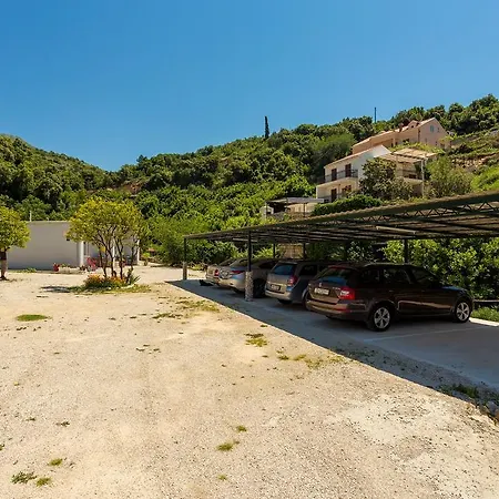 アパート Tonina *