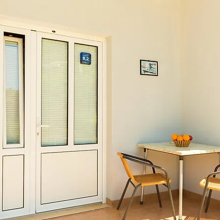 Apartment Studios Tonina