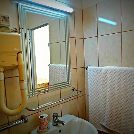Apartment Studios Tonina *