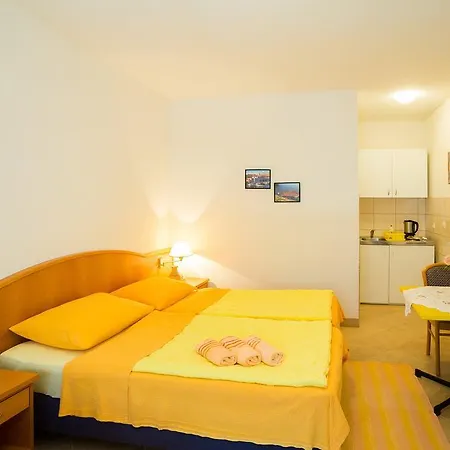 Apartment Studios Tonina