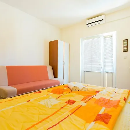 Apartment Studios Tonina *