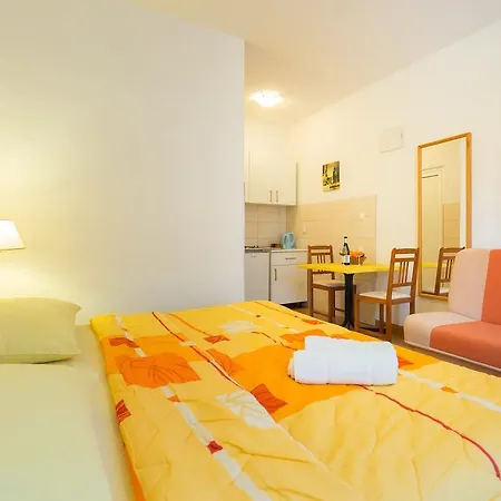 Apartment Studios Tonina