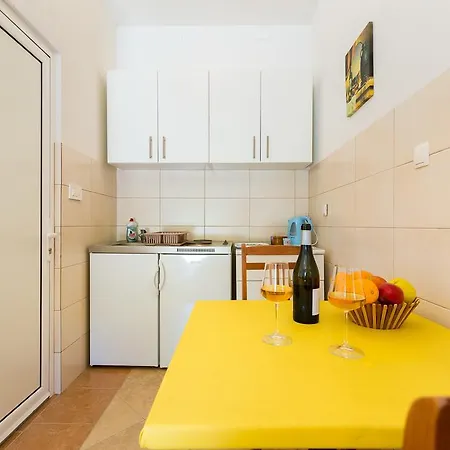 アパート Tonina ザトン